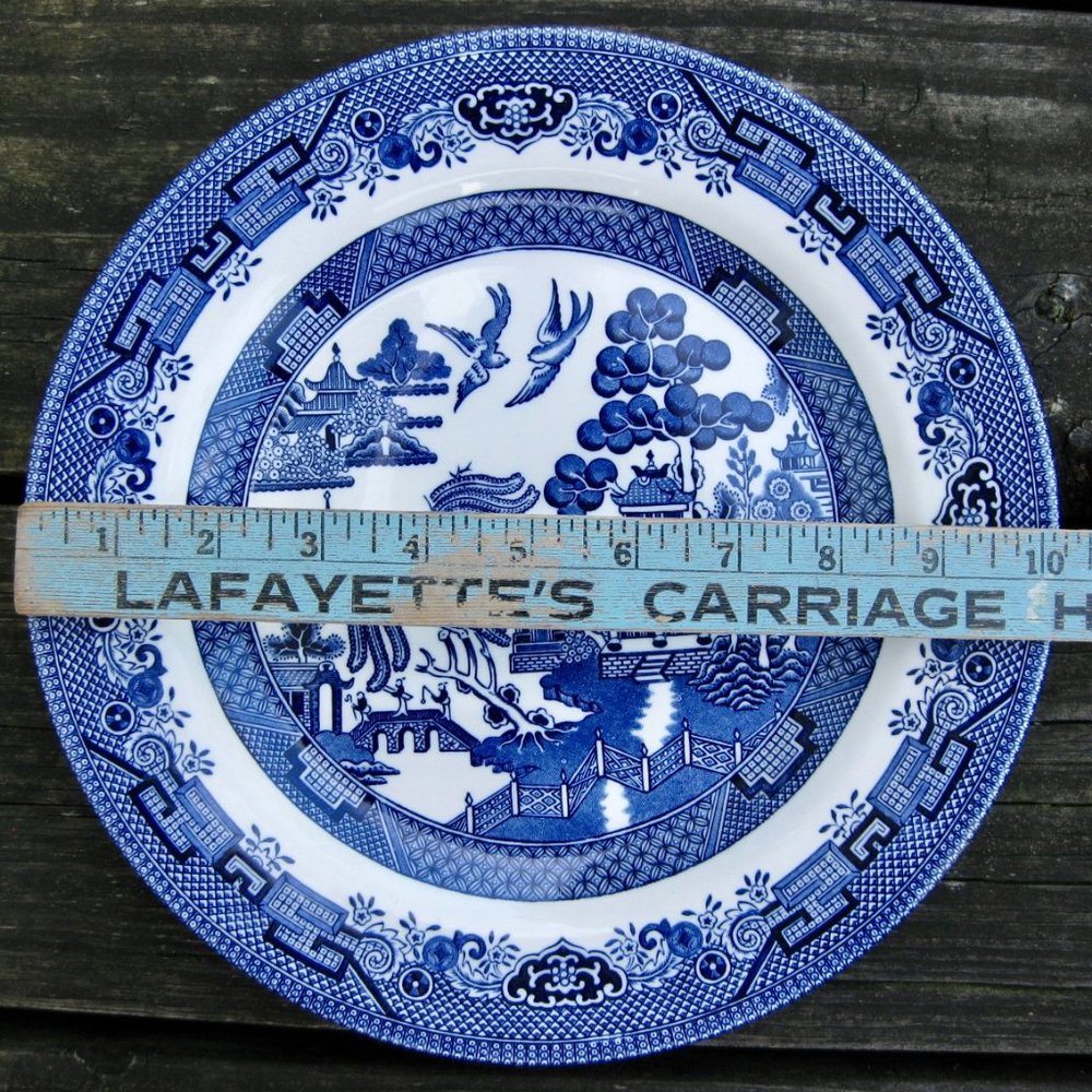 2 Churchill Blue Willow Dinner Plates 10.25" Bird Pagoda Pattern Made in England - Picture 5 of 5